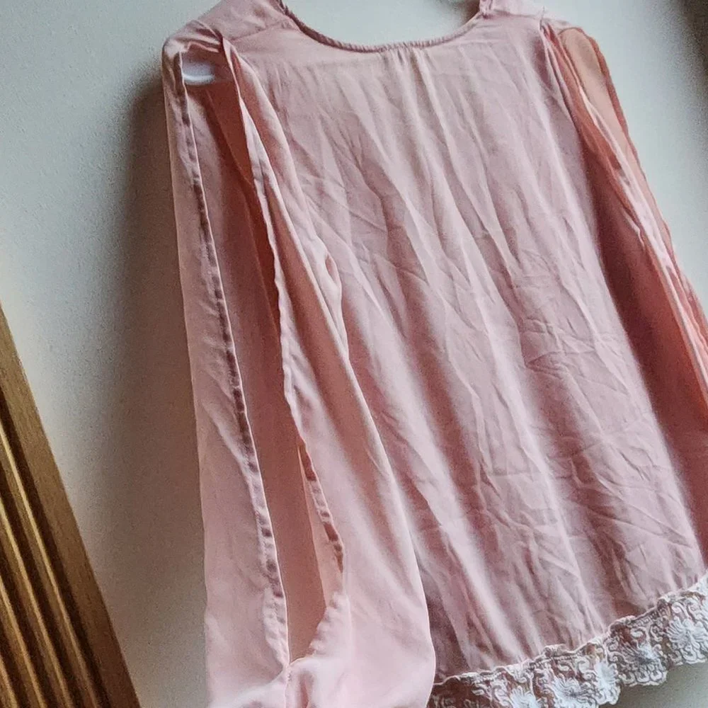 Tobi Pink Open Sleeve Lace Blouse Size Medium